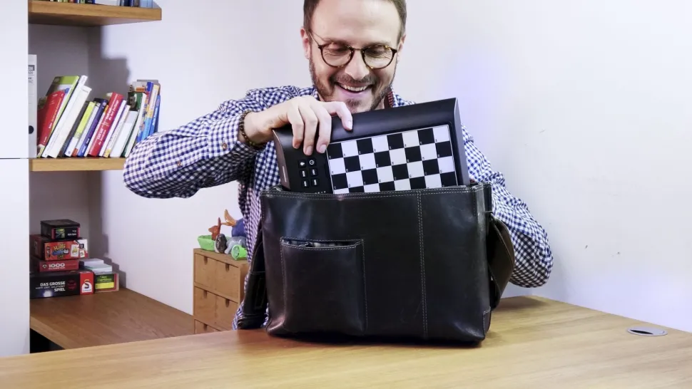 MILLENNIUM M810 ChessGenius - Chess Computer